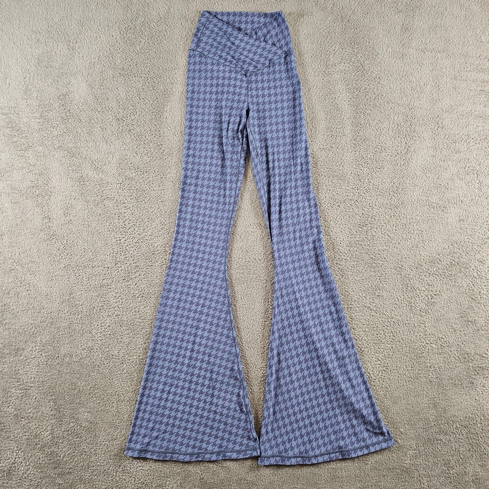 OFFLINE by Aerie Real Me Super Flare Leggings Crossover Waist Houndstooth Blue S